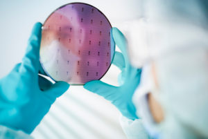 MB-Tech nettoie les microprocesseurs